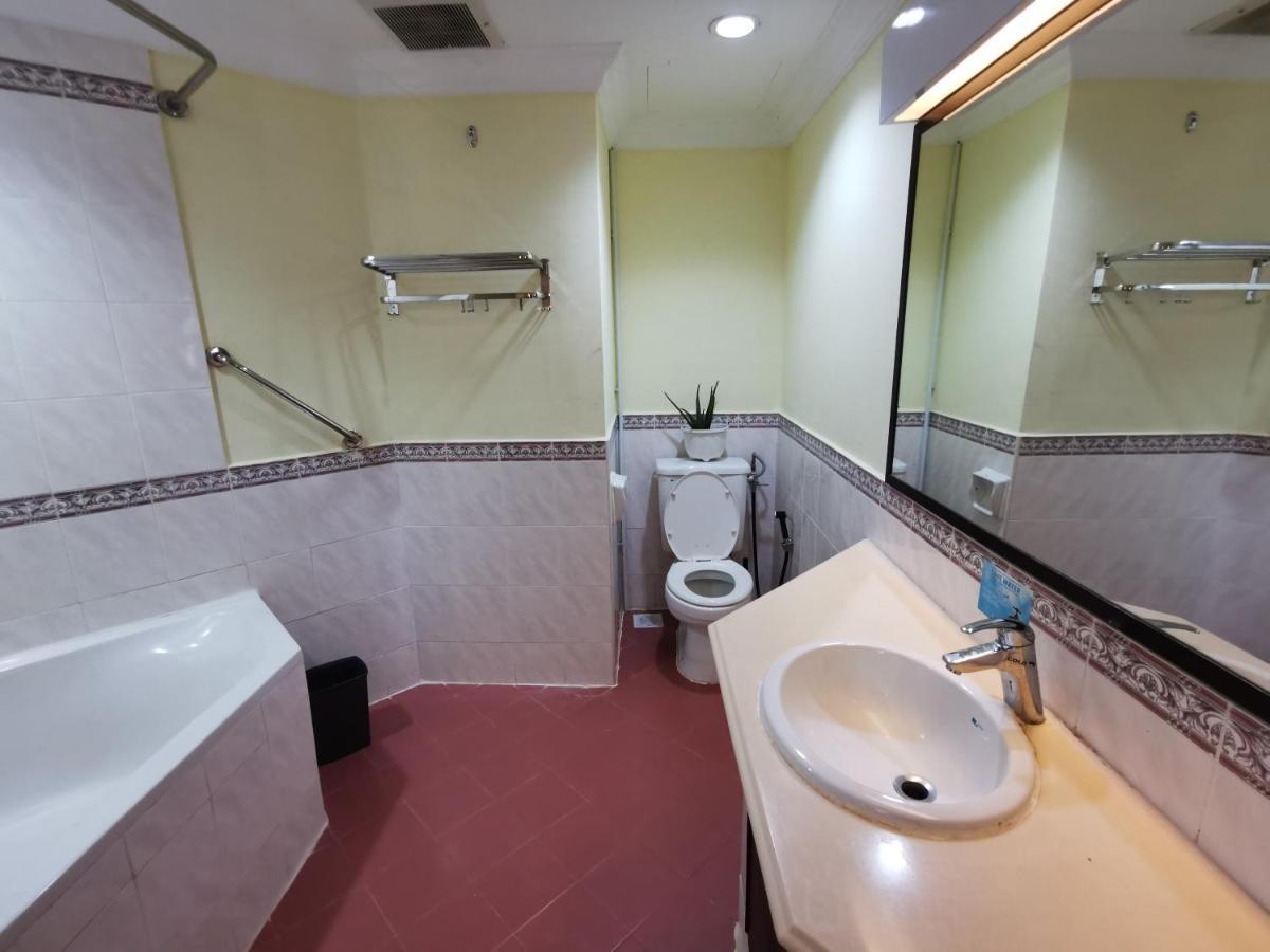 Lotus Desaru Beach Resort, 2 Bdrms, W/Splash Park Bandar Penawar Luaran gambar