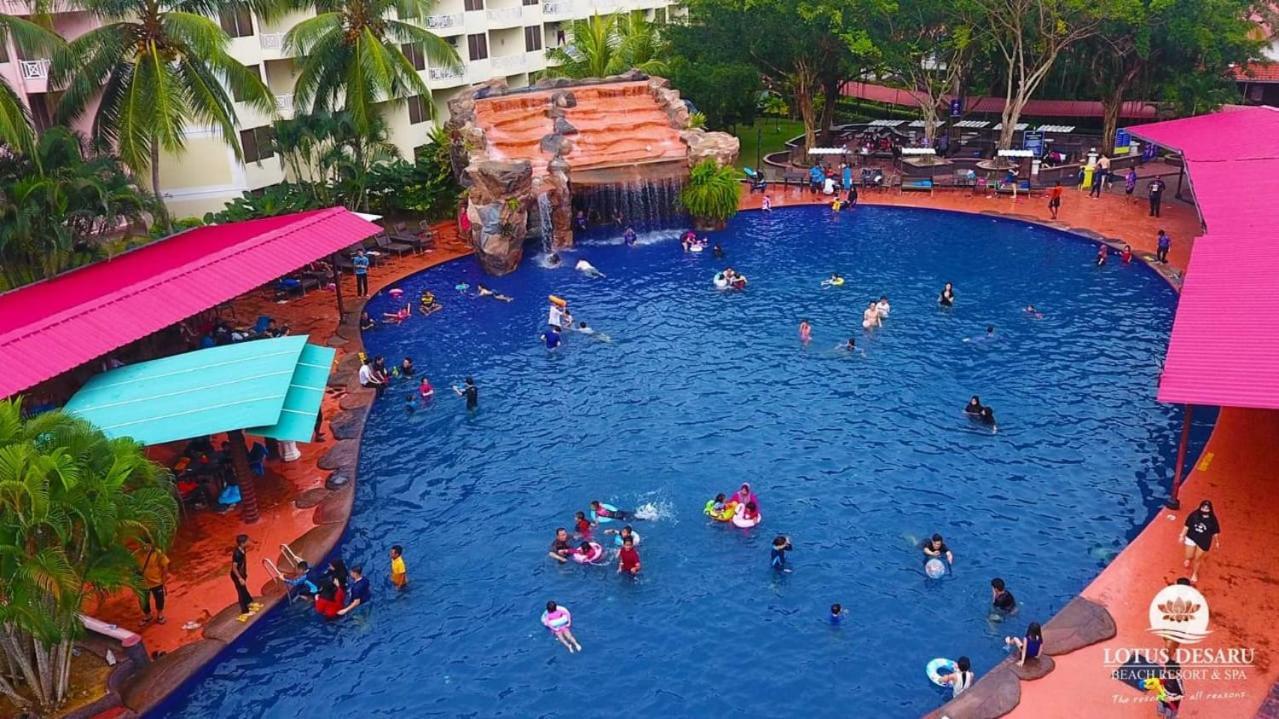 Lotus Desaru Beach Resort, 2 Bdrms, W/Splash Park Bandar Penawar Luaran gambar